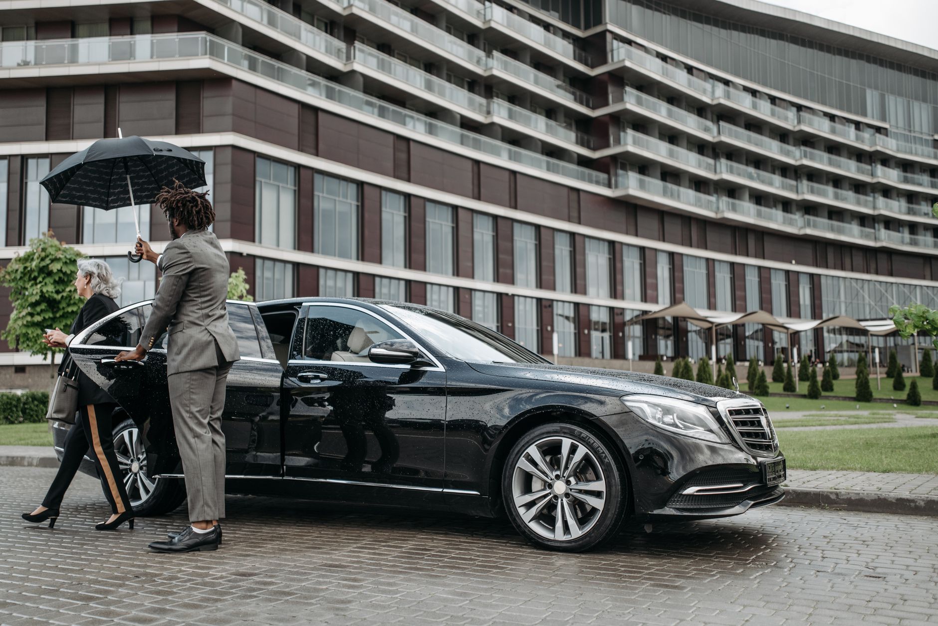 Chauffeur privé équipe à Nîmes